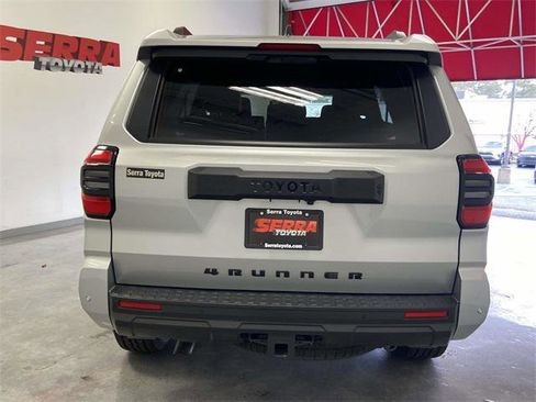 Certified 2025 Toyota 4Runner TRD Off-Road Premium image 4