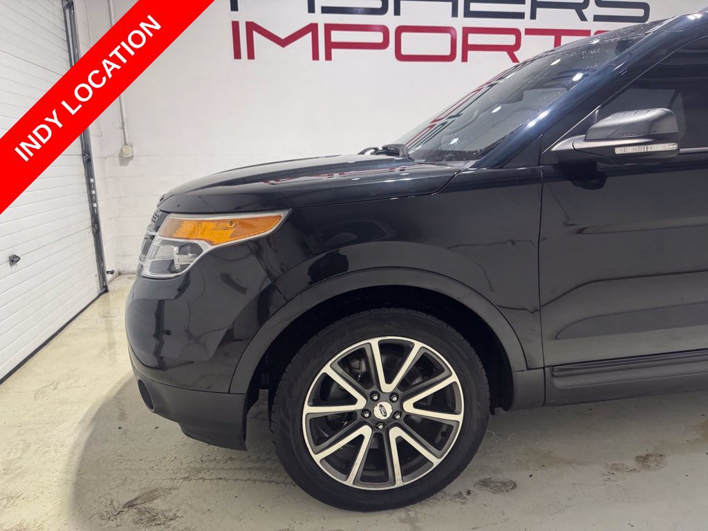 Used 2015 Ford Explorer XLT w/ Equipment Group 202A AWD/4WD image 3