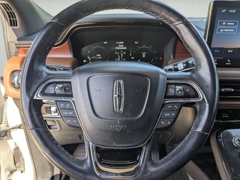 Certified 2023 Lincoln Nautilus Reserve w/ Luxury Package FWD image 13