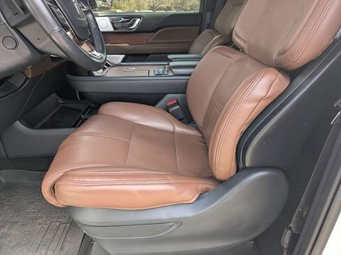 Used 2024 Lincoln Navigator Reserve AWD/4WD image 23