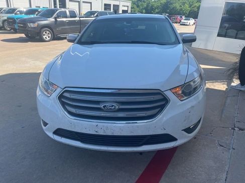 Used 2015 Ford Taurus SEL FWD image 2