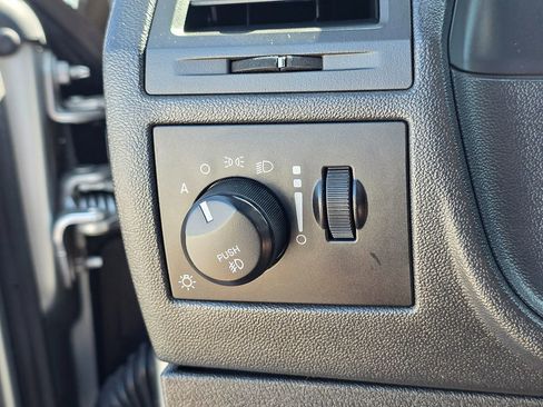 Used 2009 Dodge Challenger R/T image 31