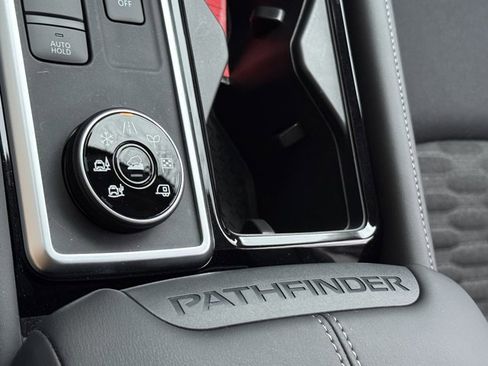 New 2026 Nissan Pathfinder SV image 27