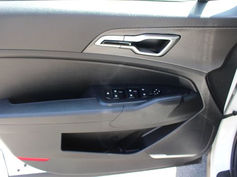 Certified 2023 Kia Sportage LX FWD image 15