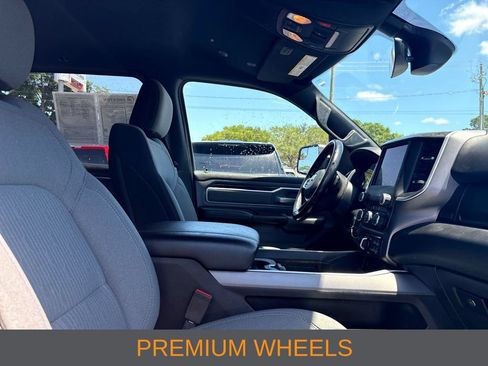 Used 2022 RAM 1500 Big Horn AWD/4WD image 12