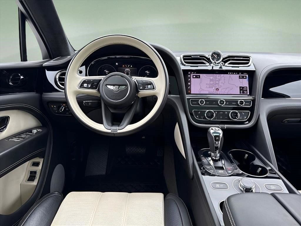 Used 2023 Bentley Bentayga AWD/4WD image 10