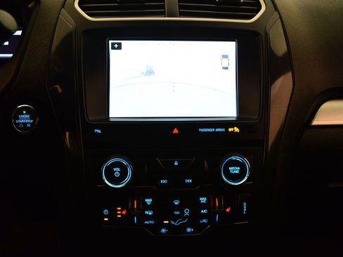 Used 2017 Ford Explorer XLT w/ Equipment Group 202A image 29