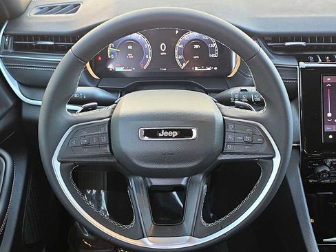 New 2025 Jeep Grand Cherokee Laredo image 36