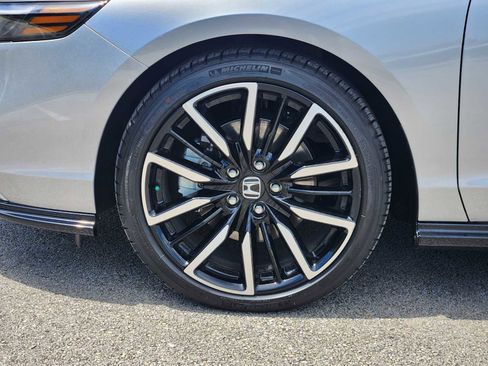 Certified 2025 Honda Accord Touring image 9