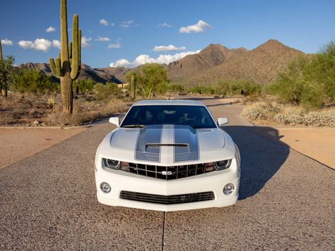 Used 2010 Chevrolet Camaro SS w/ RS Package image 24
