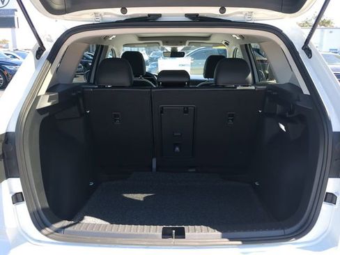 New 2026 Volkswagen Taos SE image 9