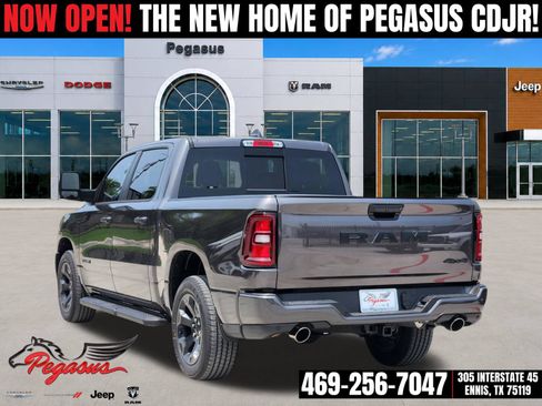 New 2026 RAM 1500 Express AWD/4WD image 4