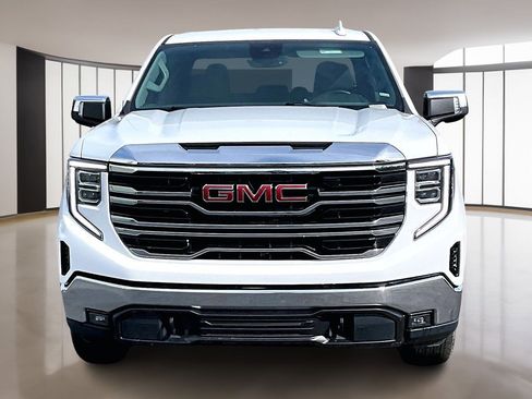 Used 2025 GMC Sierra 1500 SLT image 2
