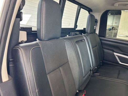 Used 2019 Nissan Titan PRO-4X w/ Pro-4x Convenience Package image 30