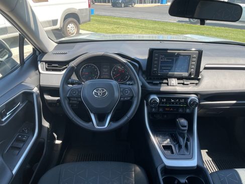 Used 2021 Toyota RAV4 XLE w/ Convenience Package AWD/4WD image 16