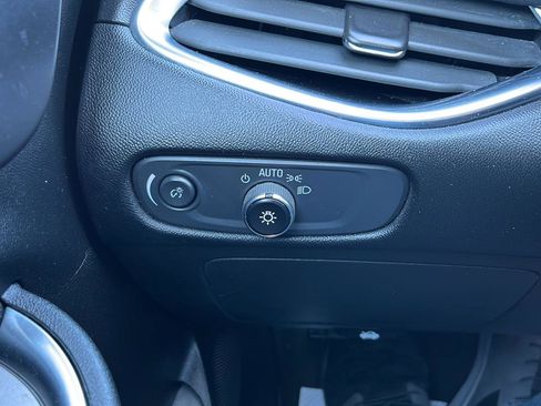 Used 2021 Chevrolet Malibu LT image 23