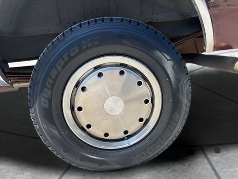 Used 1992 GMC G3500 Rally RWD image 36