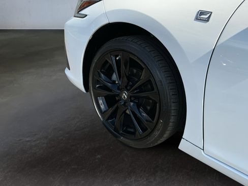 Used 2023 Lexus ES 350 F Sport w/ Accessory Package (Z2) FWD image 9