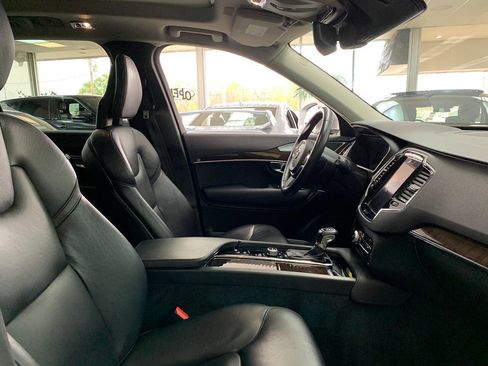 Used 2016 Volvo XC90 T6 Momentum w/ Momentum Plus Package AWD/4WD image 14