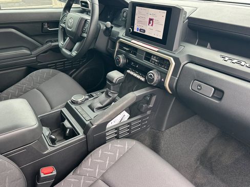 Used 2026 Toyota Tacoma SR AWD/4WD image 15