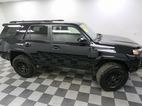 Used 2016 Toyota 4Runner SR5 image 5