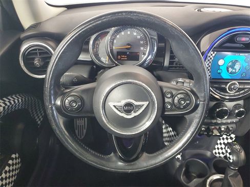 Used 2019 MINI Cooper 2-Door Hardtop image 14