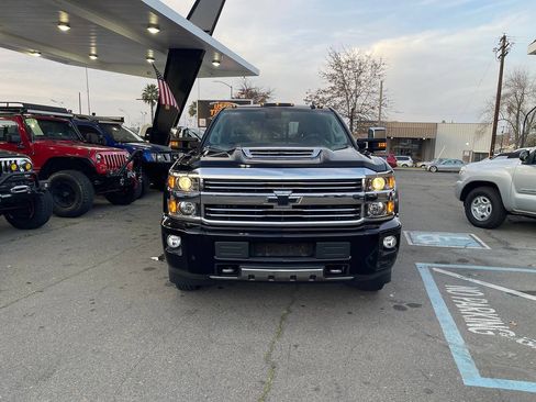 Used 2017 Chevrolet Silverado 3500 High Country w/ Duramax Plus Package AWD/4WD image 7
