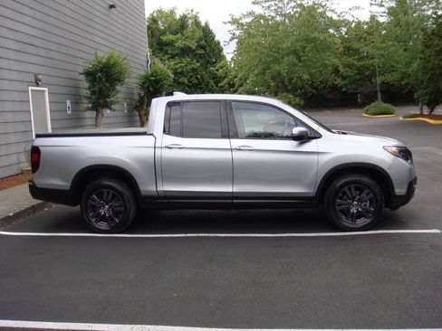 Used 2020 Honda Ridgeline Sport image 5