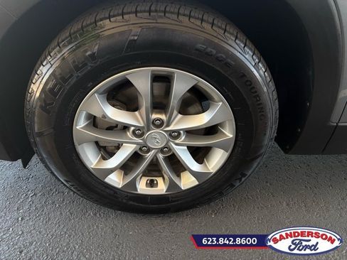 Used 2020 Hyundai Santa Fe SE FWD image 19