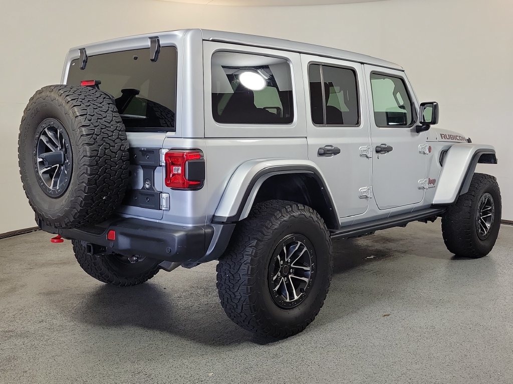 Used 2024 Jeep Wrangler Unlimited Rubicon AWD/4WD image 7