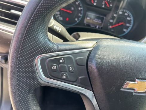 Used 2019 Chevrolet Equinox LS FWD image 16