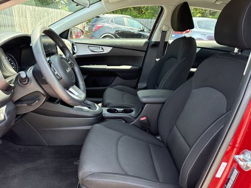 Used 2024 Kia Forte LXS FWD image 9
