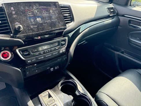 Used 2022 Honda Pilot Touring image 21