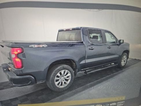 Used 2019 Chevrolet Silverado 1500 Custom w/ Custom Convenience Package image 3