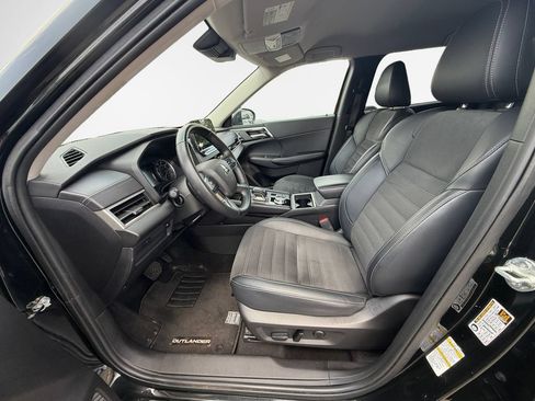 Used 2023 Mitsubishi Outlander SE AWD/4WD image 12