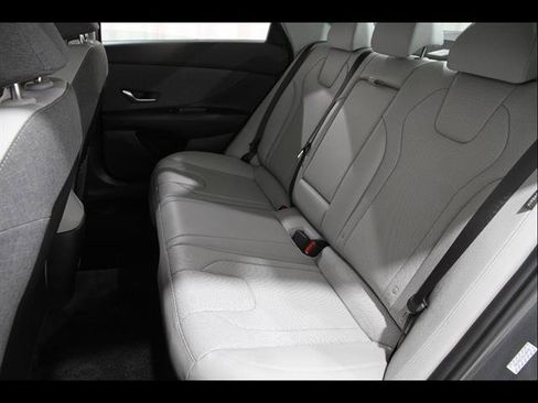 Certified 2024 Hyundai Elantra Limited FWD image 20