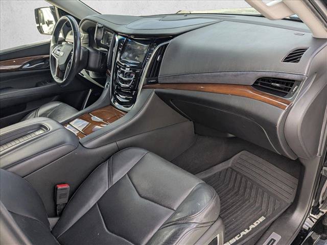 Used 2018 Cadillac Escalade Premium Luxury AWD/4WD image 21