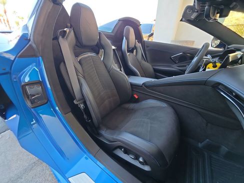 Used 2025 Chevrolet Corvette Stingray Premium Conv w/ Z51 Performance Package RWD image 29