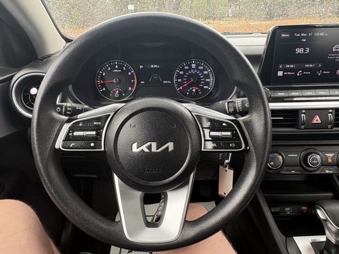 Used 2024 Kia Forte LXS image 19