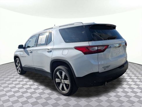 Used 2018 Chevrolet Traverse LT FWD image 5