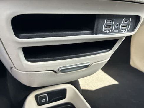 Used 2023 Chrysler Voyager LX FWD image 32