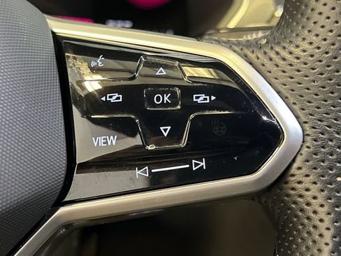 Certified 2023 Volkswagen Tiguan SE R-Line AWD/4WD image 21