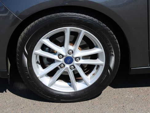 Used 2015 Ford Focus SE FWD image 16