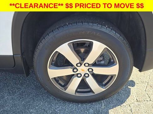 Certified 2023 Chevrolet Traverse LT w/ LT Premium Package AWD/4WD image 33