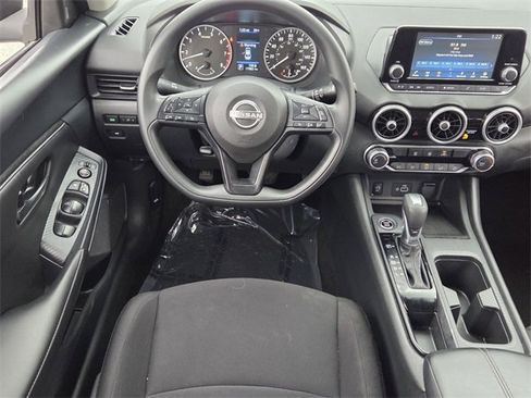 Used 2024 Nissan Sentra S image 7