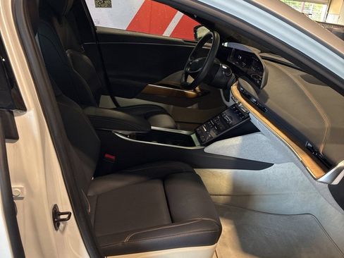Used 2024 Lucid Air Touring AWD/4WD image 8