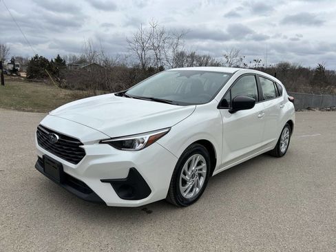 Used 2024 Subaru Impreza 2.0i image 2