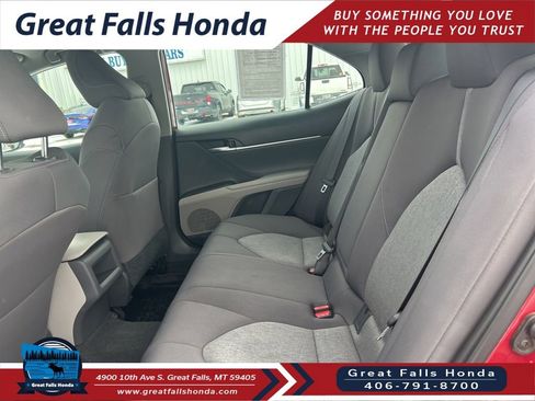 Used 2021 Toyota Camry LE image 22