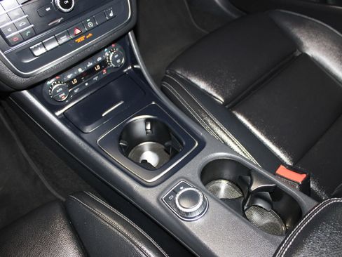 Used 2016 Mercedes-Benz CLA 250 image 16