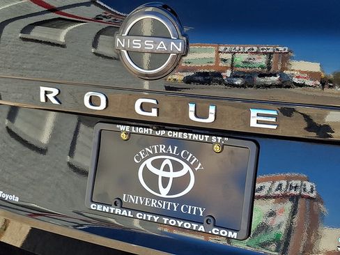 Used 2023 Nissan Rogue SL w/ SL Premium Package image 33